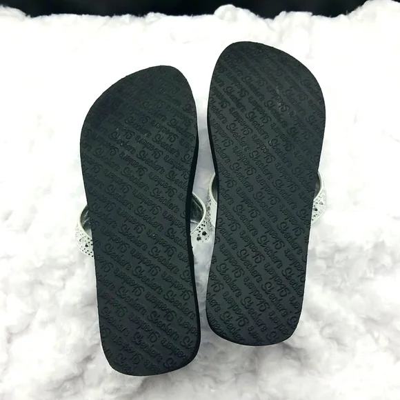 Sketchers Yoga Foam Size 9 Black With Silver Rhinestone Flip Flops - Picture 9 of 9